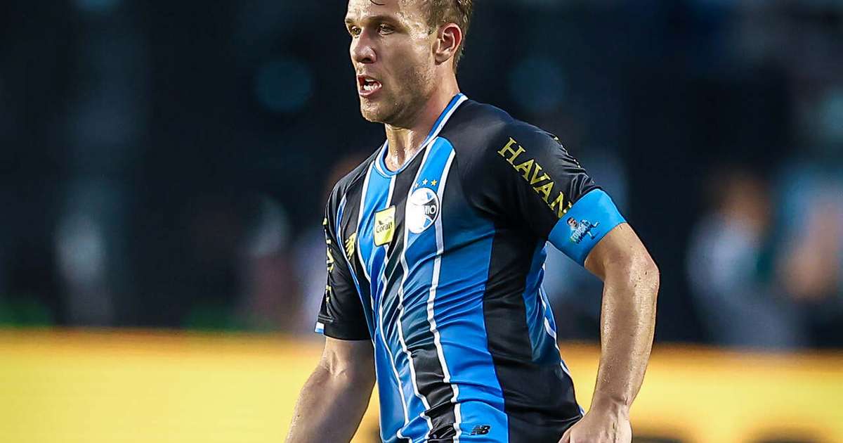 Arthur Melo clama por união e humildade após derrota do Grêmio: Precisamos assumir responsabilidades