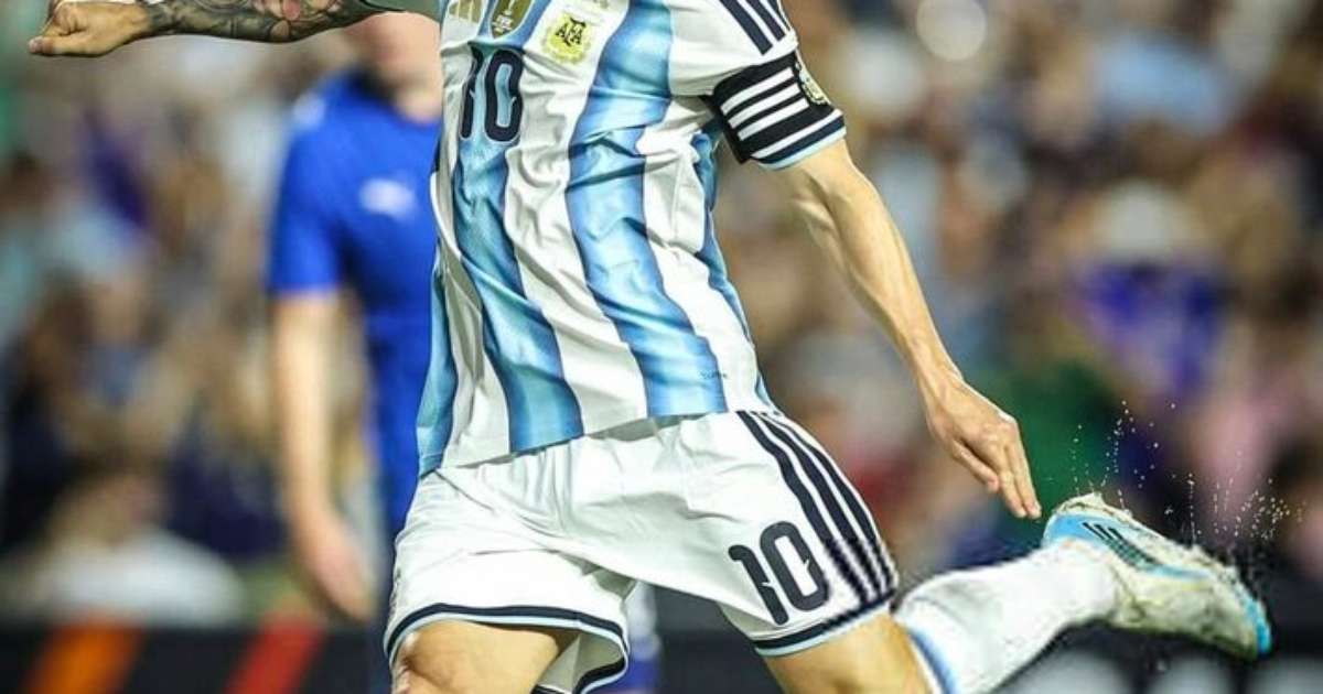 Com gol de Messi e Flaco López em campo, Argentina vence a Islândia em amistoso antes da Copa