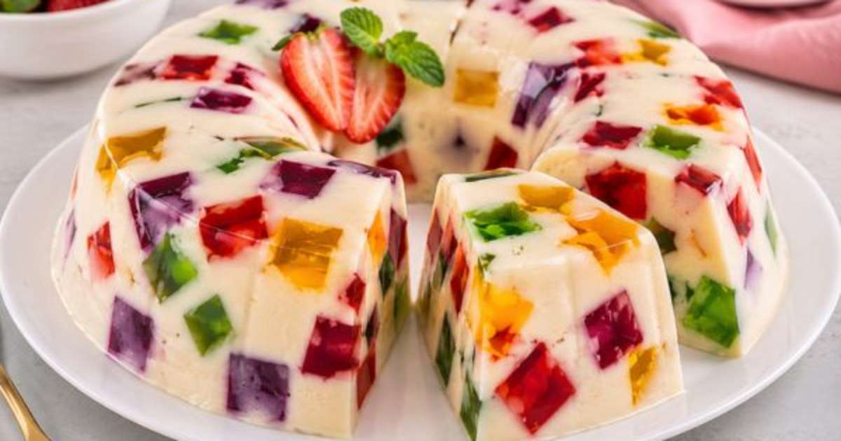 Essa gelatina colorida fit fica linda na mesa e leva poucos ingredientes
