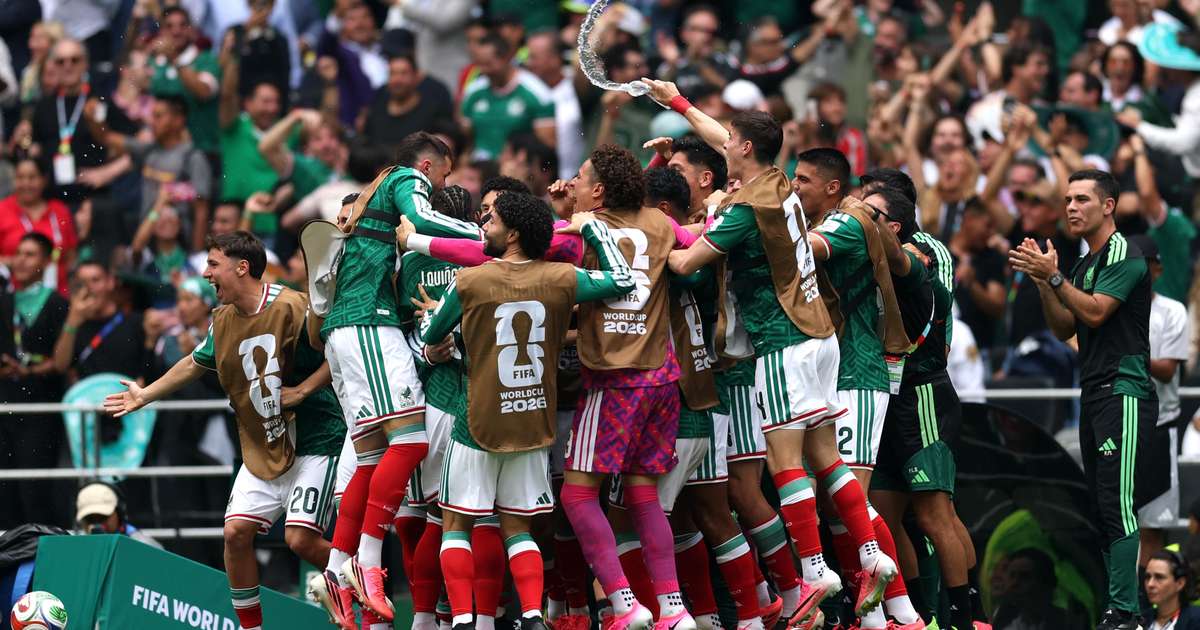 'Milagre estar aqui': Copa começa com infarto de torcedor, gol de atacante que sofreu fratura no crânio e árbitro brasileiro no 'red card'