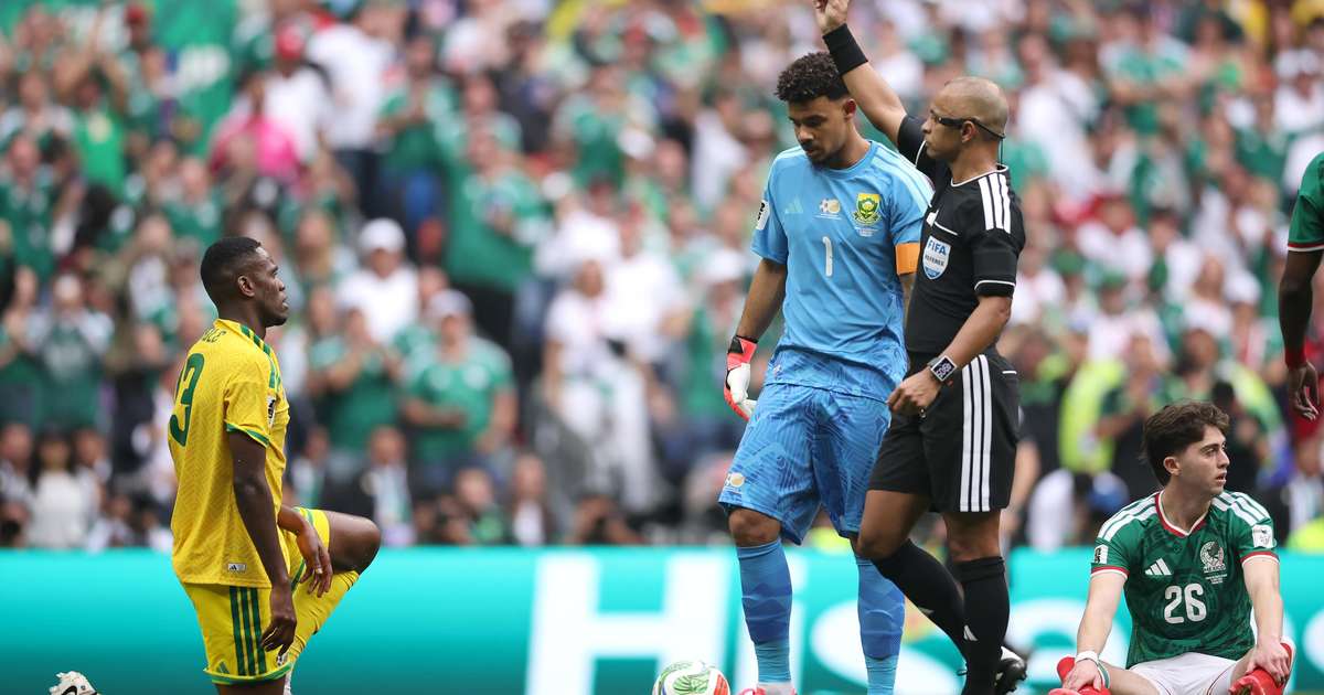 Árbitro brasileiro protagoniza duas primeiras expulsões na estreia da Copa do Mundo