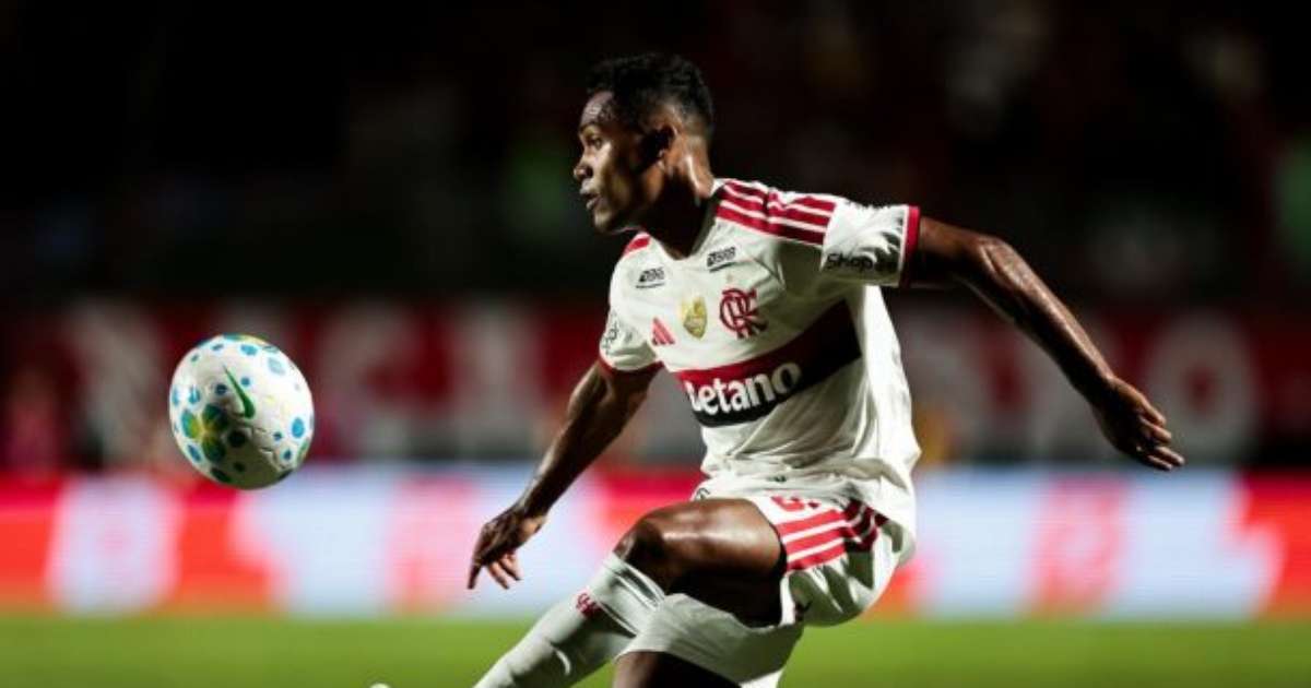 Alex Sandro encaminha renovação com o Flamengo após a Copa do Mundo