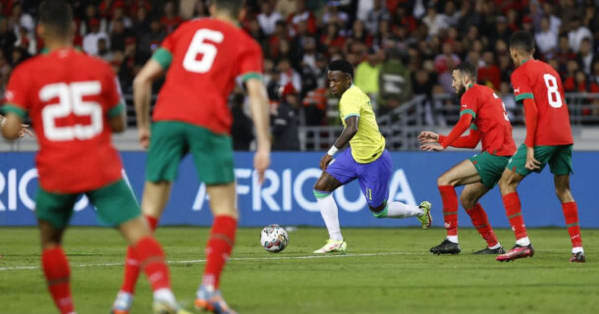 Com técnico interino e sem Neymar, como foi o último Brasil e Marrocos