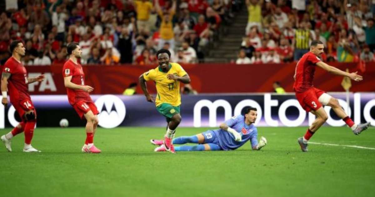 Nascido em campo de refugiados, joia da Austrália faz história na Copa do Mundo