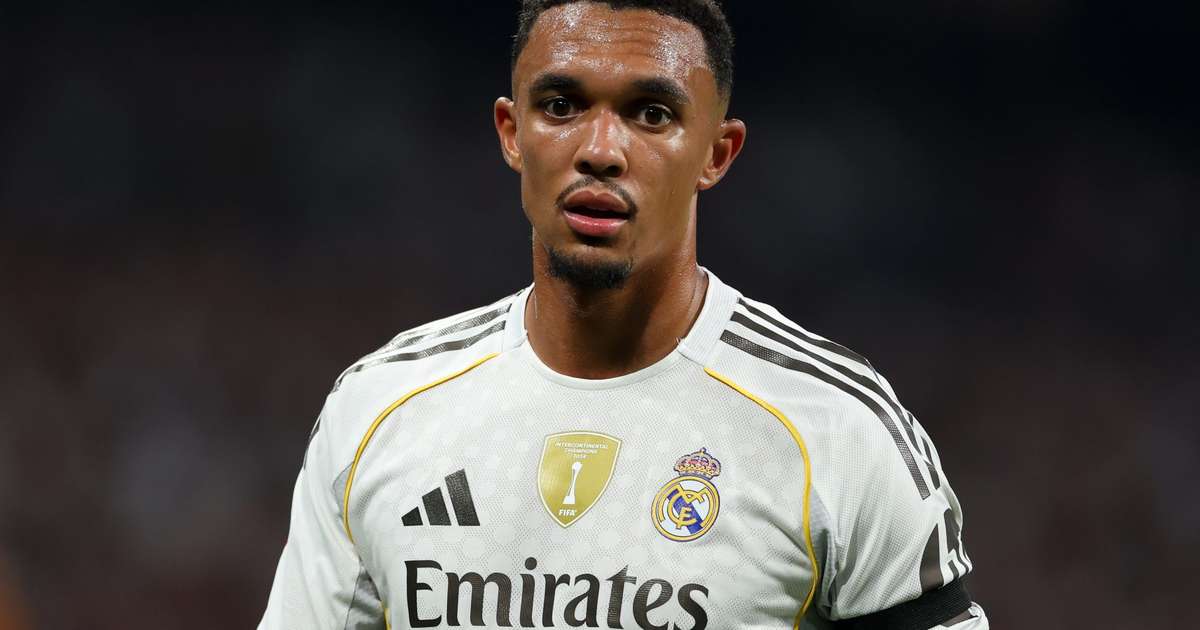 Contratação de Dumfries e convocação de Chalobah aumentam momento ruim de Alexander-Arnold