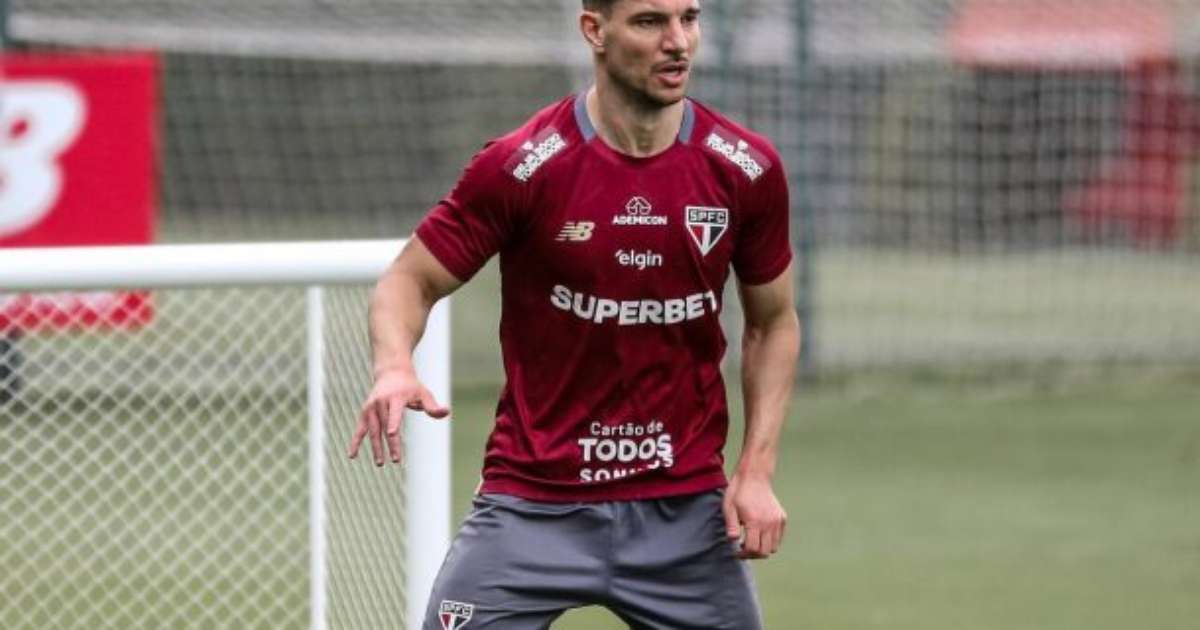 São Paulo inicia reformulação e libera Cédric Soares e mais quatro atletas