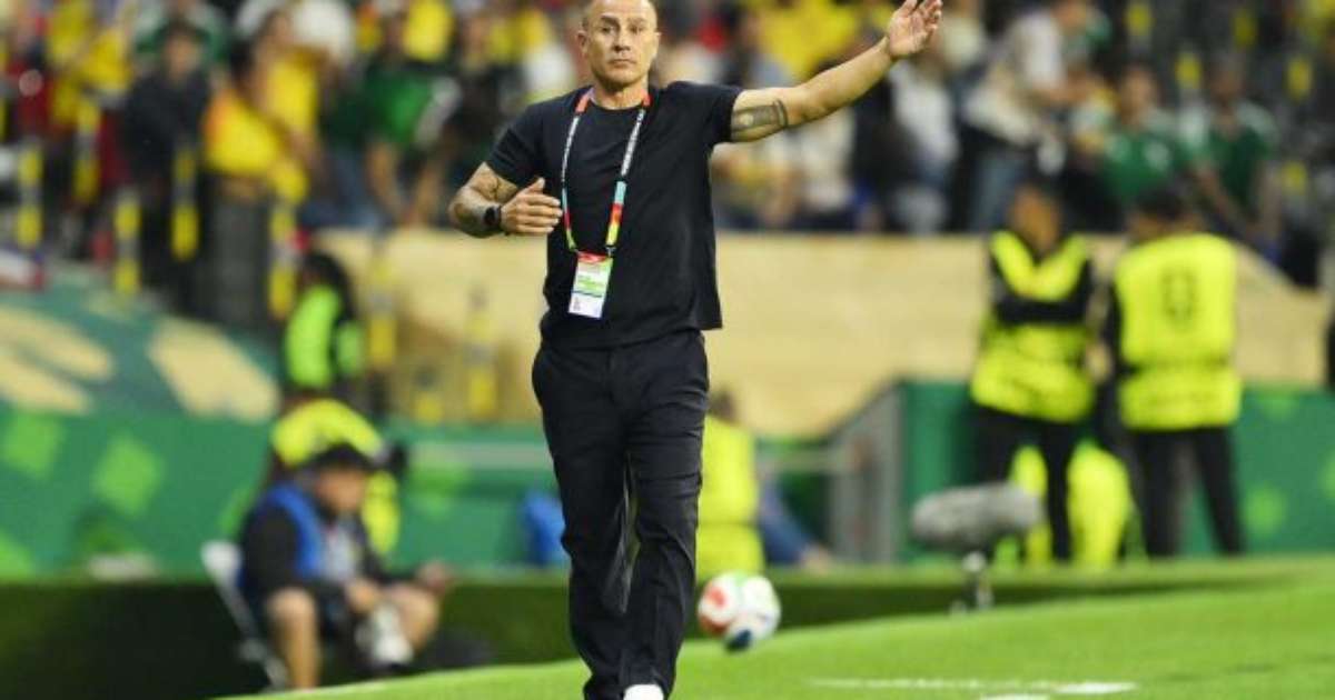 Cannavaro celebra noite histórica do Uzbequistão e promete corrigir erros