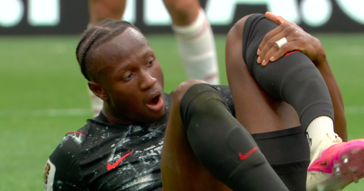 Koné, jogador do Canadá que quebrou a perna, fala pela 1ª vez após lesão grave: 'Deus nunca falhou comigo'