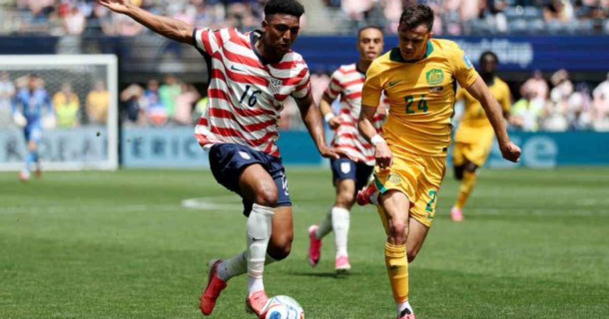 Freeman brinca após comemoração inusitada de gol para os EUA: "Achei que iam me derrubar"