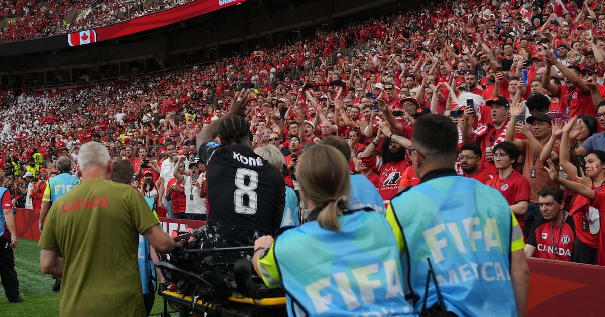 Koné fratura a perna e sai da Copa — photo: Terra Futebol
