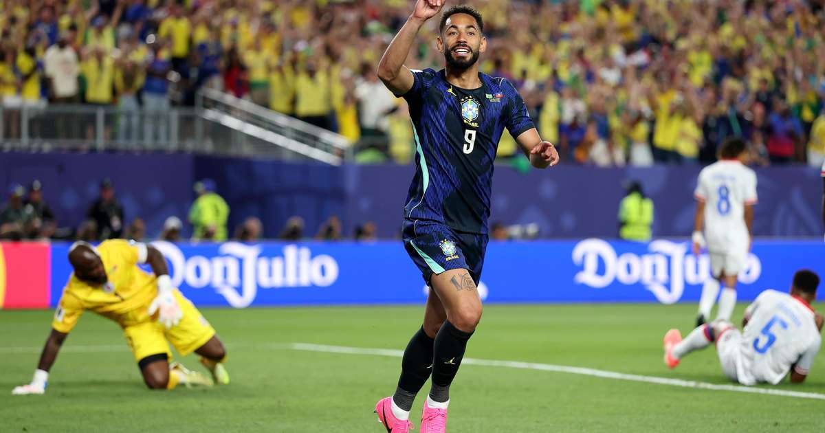Matheus Cunha marca duas vezes para o Brasil e supera marca de Júnior na história das Copas; entenda