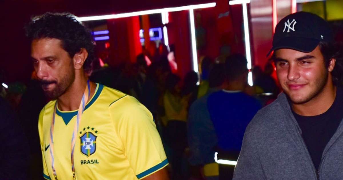 Suposto namorado de Ivete Sangalo assiste jogo do Brasil com filho da cantora; veja fotos