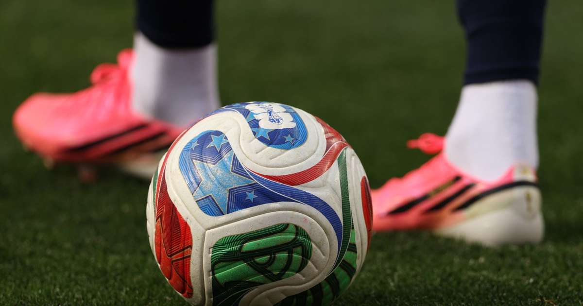 Entrou ou não? Chip da bola gera dúvida em lance da Copa; assista o momento