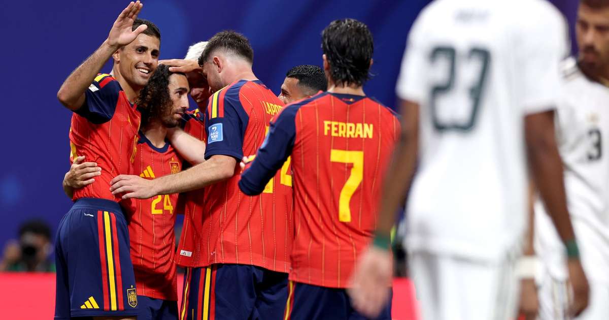 Espanha manda recado: 4 a 0 na Copa — photo: Terra Futebol