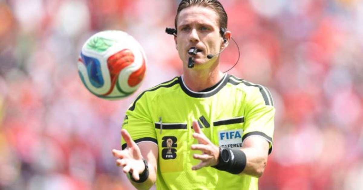 Fifa confirma arbitragem brasileira para Suíça x Canadá pela Copa do Mundo