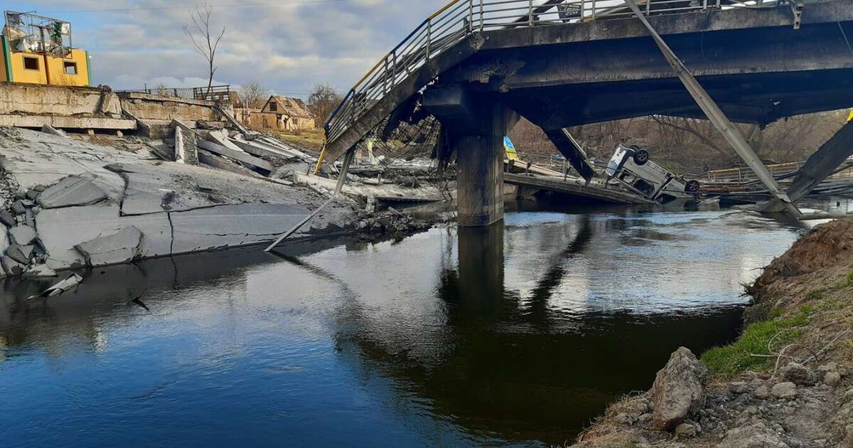 A guerra com drones na Ucrânia acaba de resolver uma antiga obsessão militar: como explodir uma ponte sem toneladas de bombas