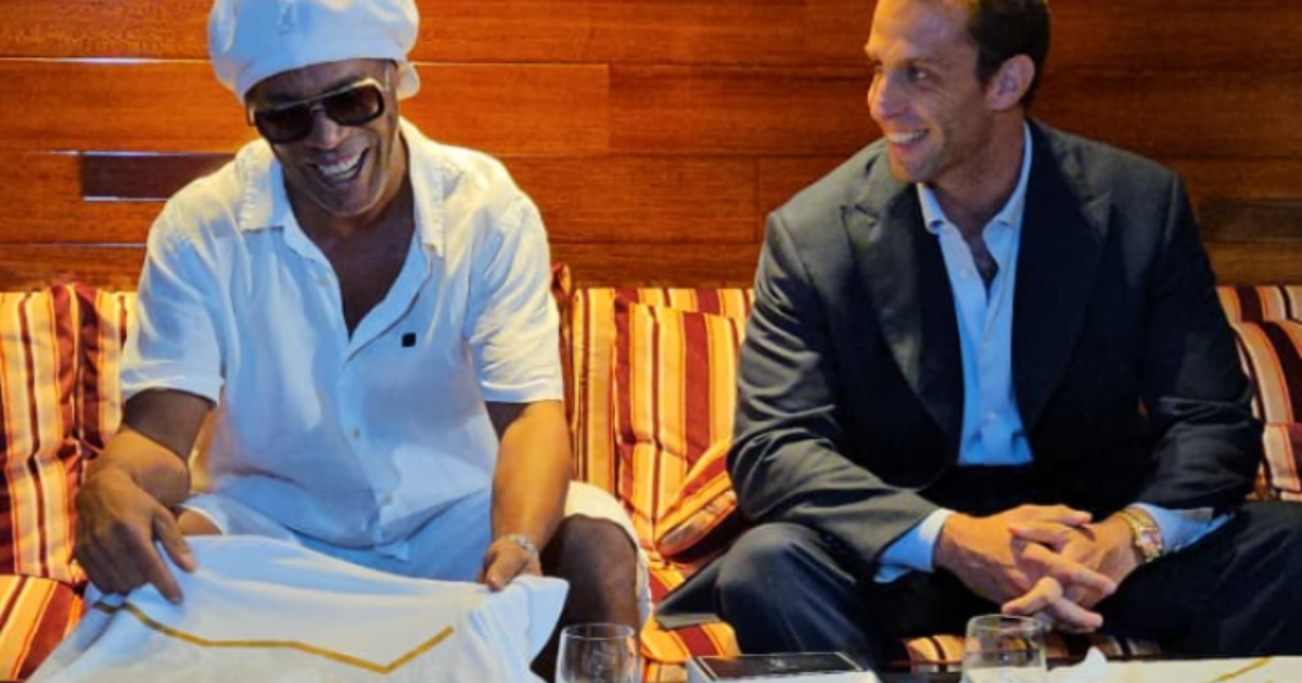 Ronaldinho volta a jogar aos 46 anos e conta se também vai retornar à Seleção