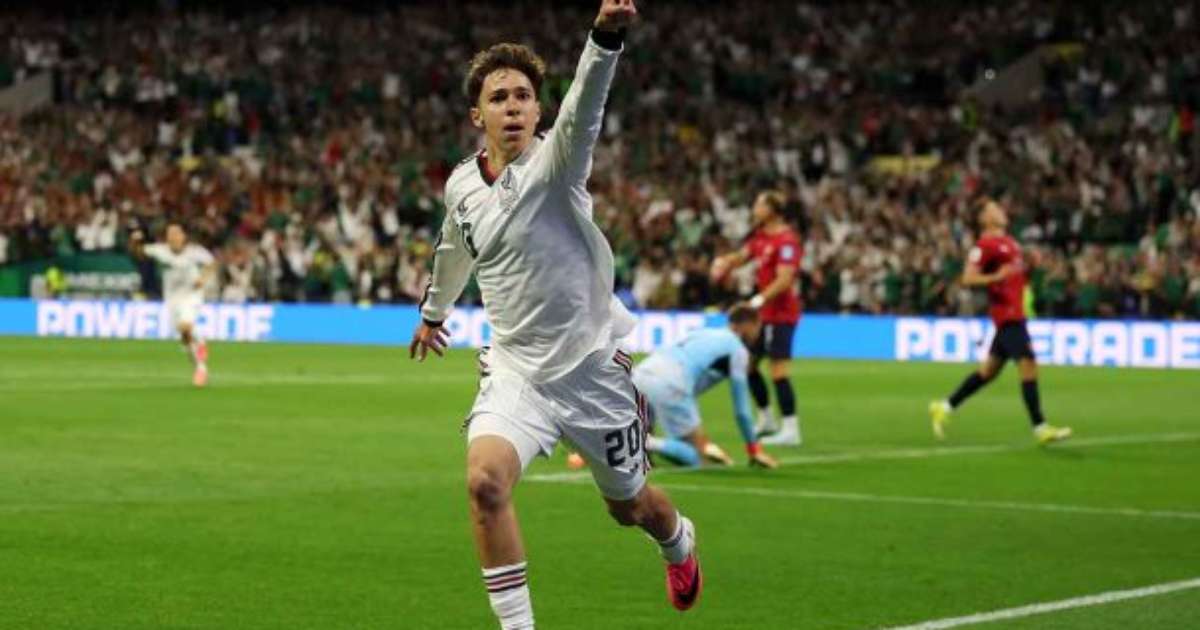 Com Ochoa em campo, México vence República Tcheca e garante 100% de aproveitamento