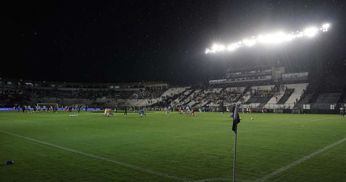 Pula o muro? Vasco busca técnico de rival do Brasileirão