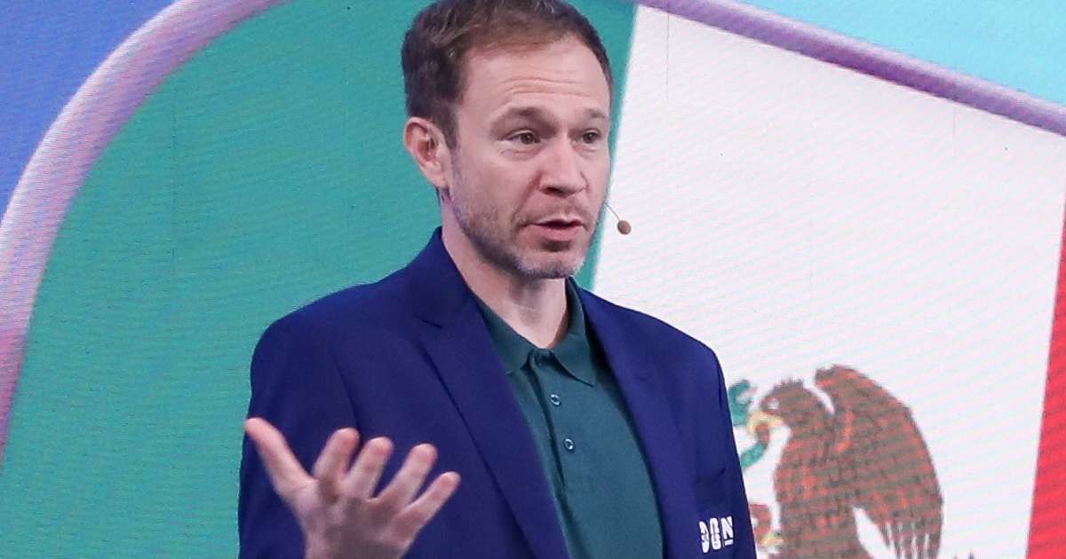 Tiago Leifert quebra protocolo e revela segredo comercial por trás de pausas na Copa