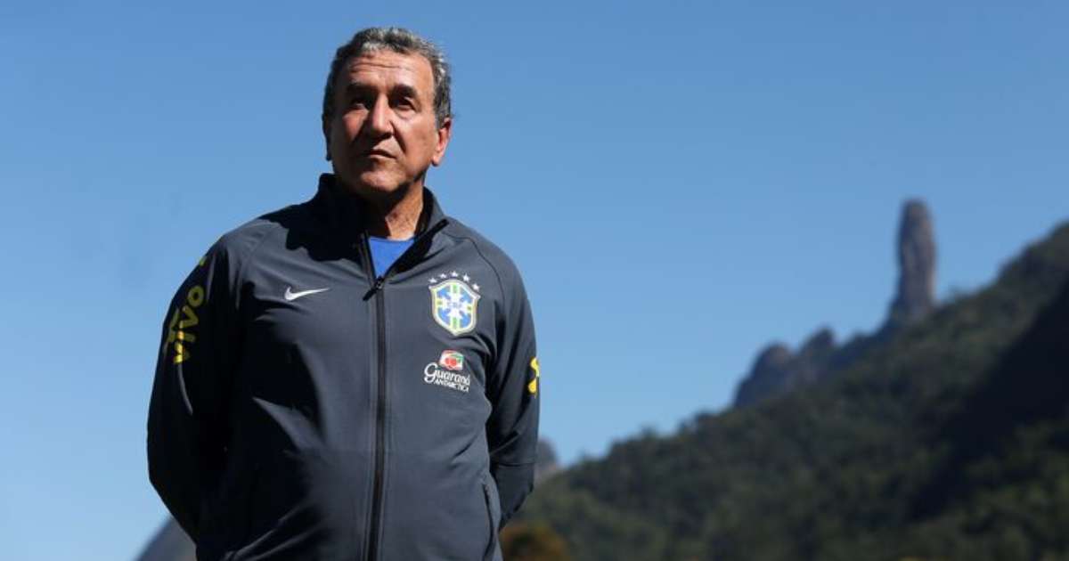 Cirurgia de Carlos Alberto Parreira para cauterização de sangramento nasal é bem sucedida