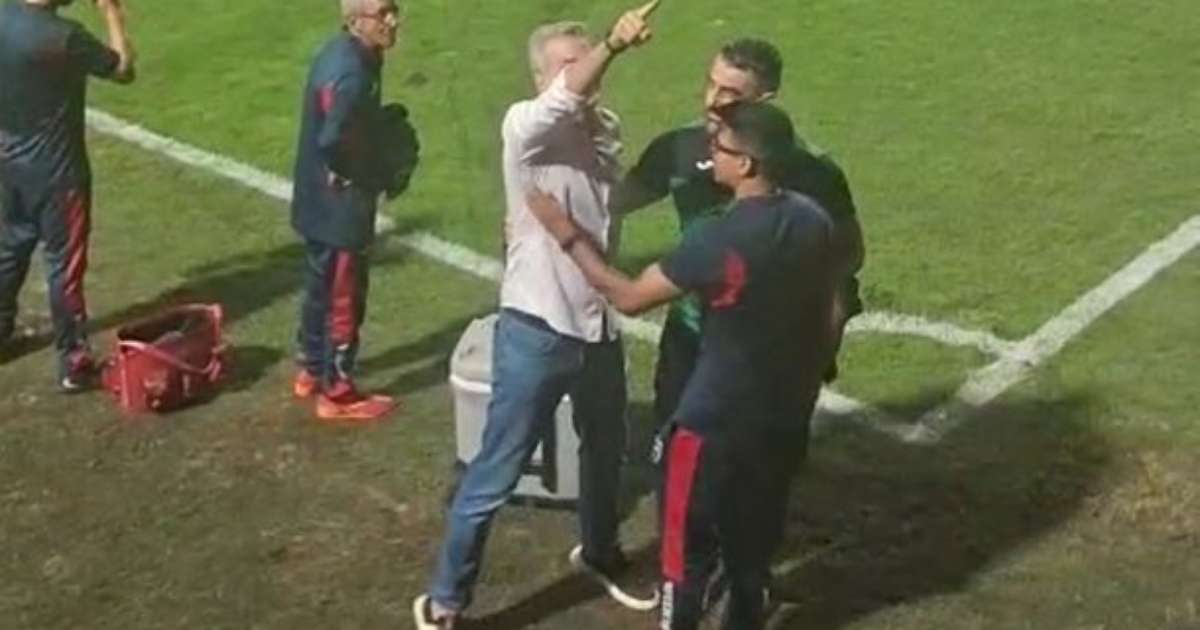 Presidente da SAF da Portuguesa bate boca com torcedores após classificação na Série D