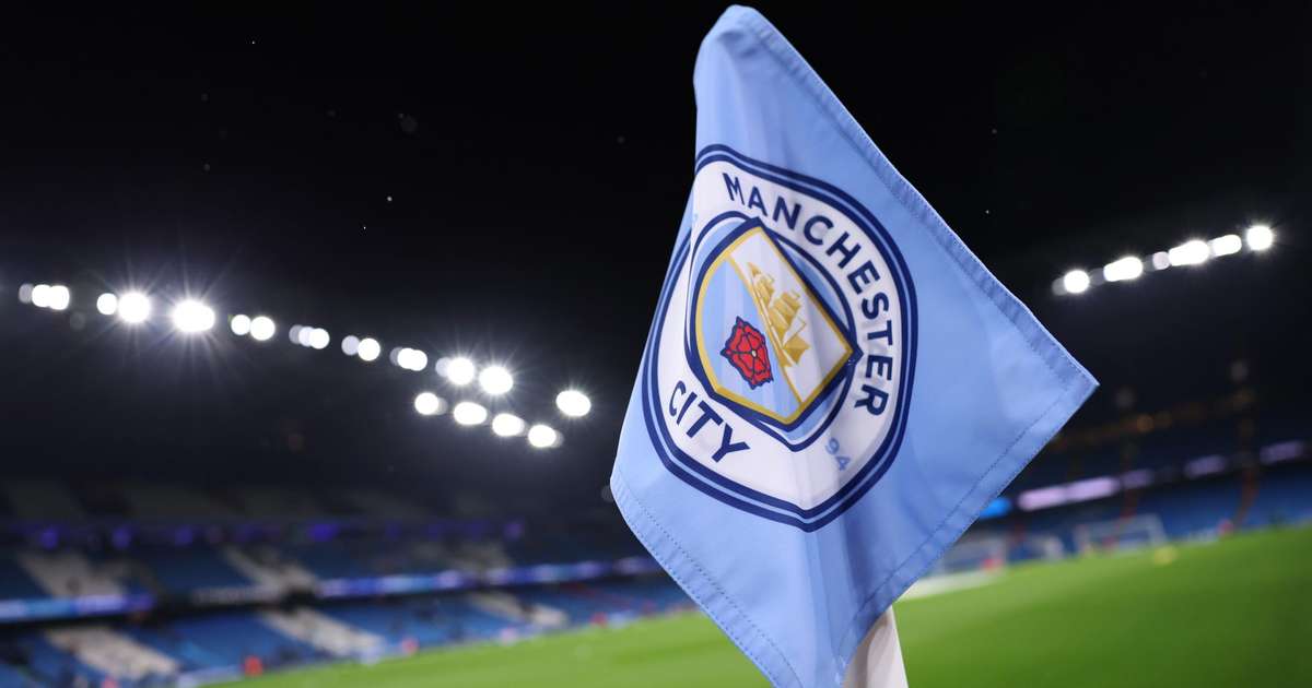 Manchester City anuncia meia por valor recorde entre jogadores britânicos