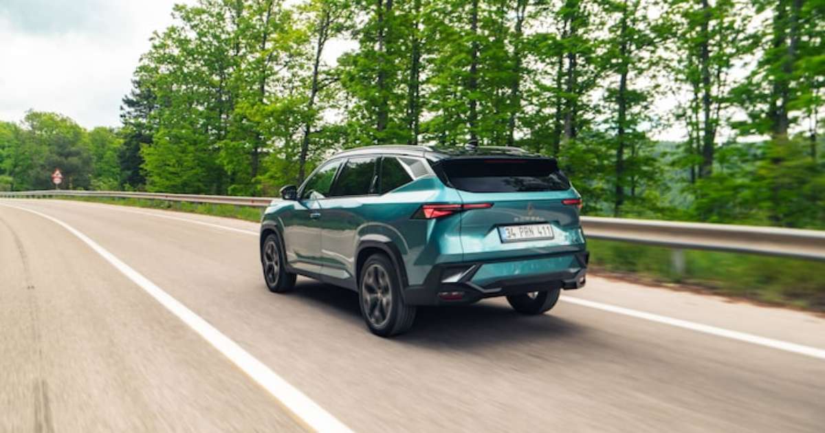 'Nosso' Renault Boreal chega na Europa só um ano depois, mas vira híbrido que faz 20 km/l por lá