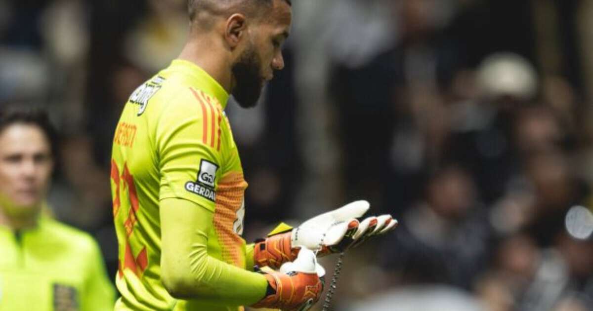 Everson assume braçadeira de capitão no Atlético