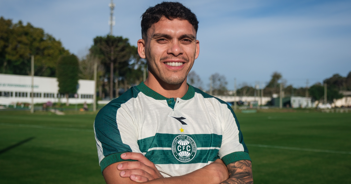 Coritiba anuncia ex-seleção uruguaia como reforço