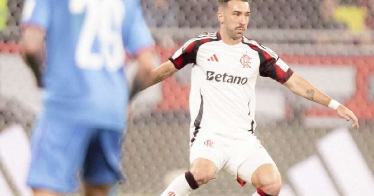 Sem previsão de retorno, Leonardo Jardim fala sobre a recuperação de Léo Ortiz