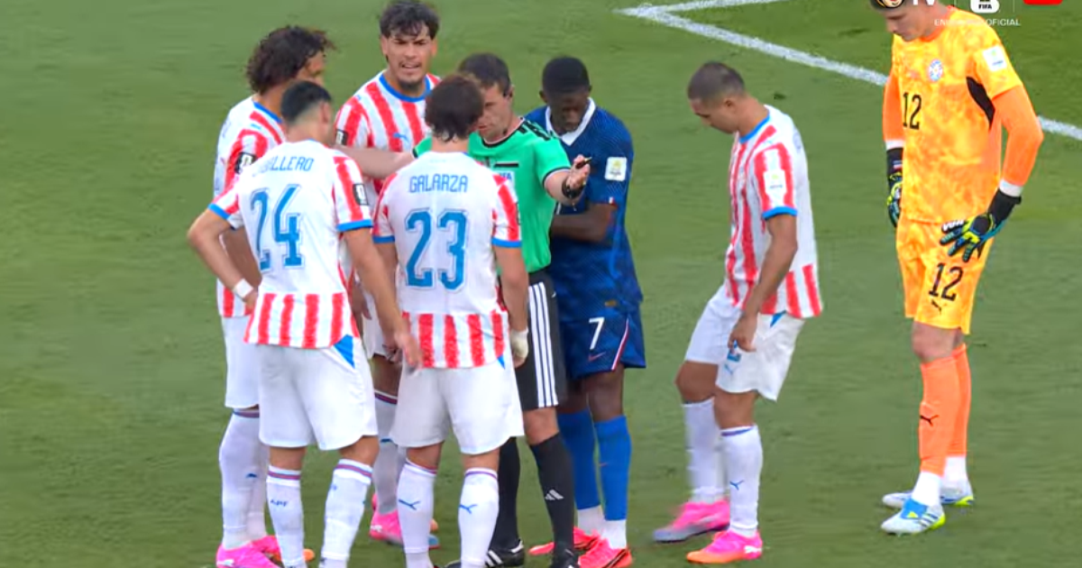 Zagueiro do Paraguai ‘cava’ marca do pênalti antes de gol de Mbappé