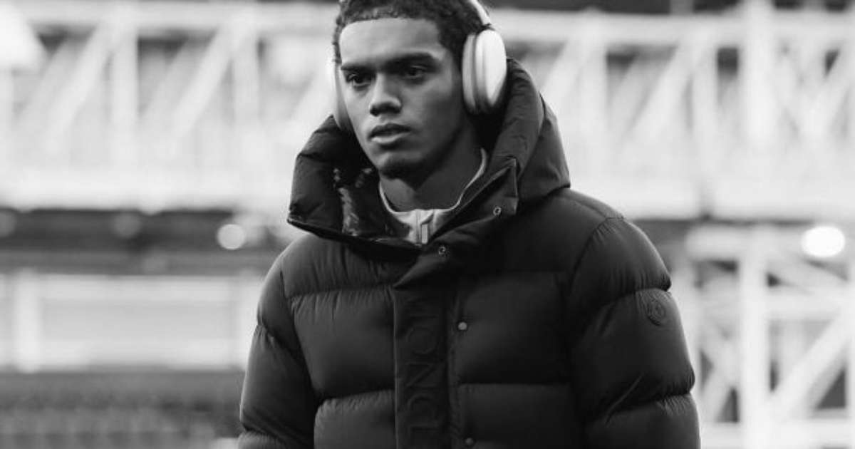 João Mendes, filho de Ronaldinho deixa clube na Inglaterra; entenda o motivo