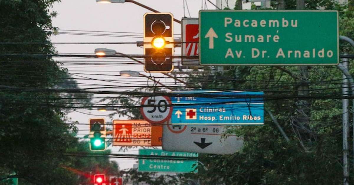 Google usa IA para sincronizar semáforos em SP; trânsito já teve 10% menos paradas
