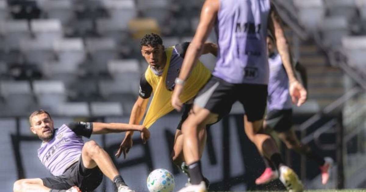 Atlético realiza coletivo na Arena MRV para preparação