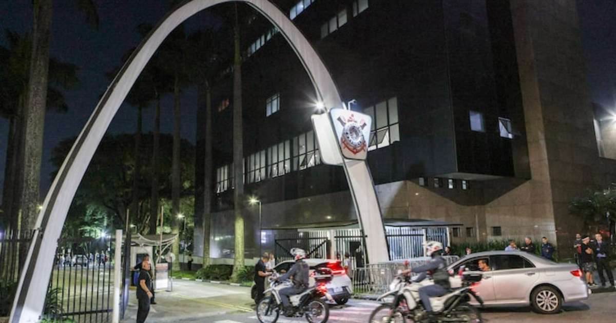 Alerta vermelho! Novo transfer ban da Fifa impede Corinthians de registrar novos atletas.