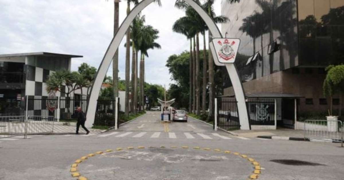 Ex-diretores e motorista do Corinthians tornam-se réus em investigação de desvio milionário