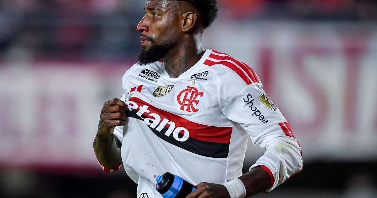 Emerson Royal se desculpa a jovem do Benfica após falta contundente em amistoso