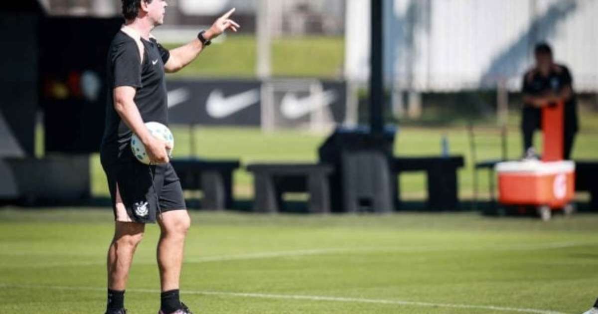 Diniz realiza testes cruciais no Corinthians visando o retorno ao Brasileirão