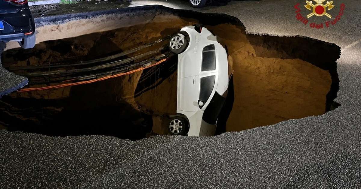 Uma cratera engoliu 2 carros; arqueólogos acabavam de descobrir o motivo: um labirinto de 15 quilômetros sob as ruas de Roma