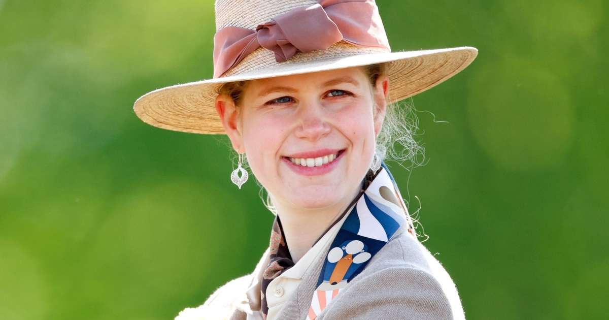 Lady Louise Windsor gera comparações com Rainha Elizabeth II após nova aparência