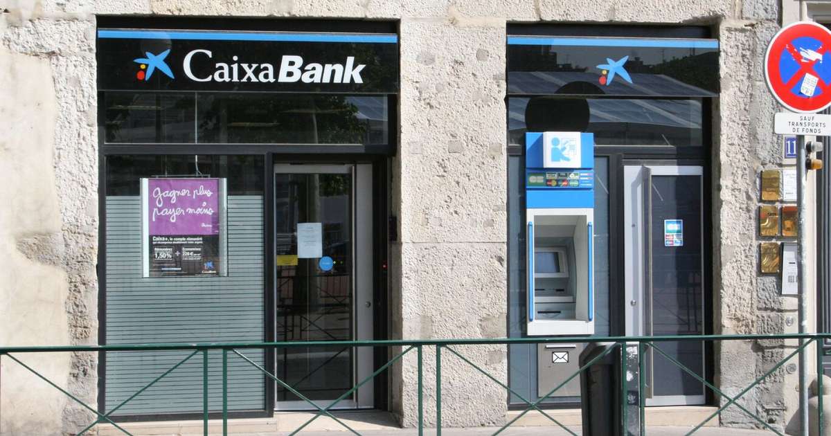Gerente de agência que recebia mais de R$ 40 mil por mês é demitido por ir ao cabeleireiro durante o expediente