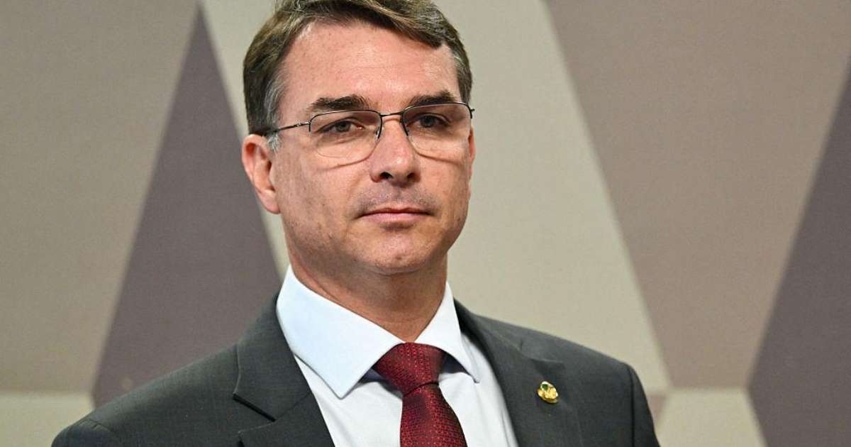 TSE reforça que empresa citada por Flávio nunca produziu urnas para eleição brasileira
