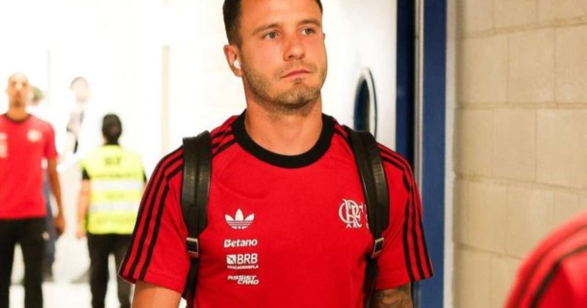 Saúl, do Flamengo, celebra título da Espanha na Copa do Mundo