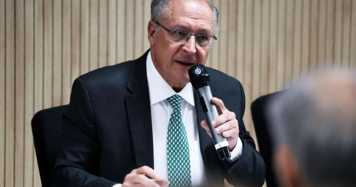 Tarifaço de Trump atinge US$ 7,4 bi do Brasil, mas Planalto evita confronto antes da eleição
