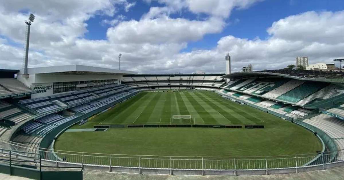 João Martins critica condições do gramado do Coritiba em declaração contundente