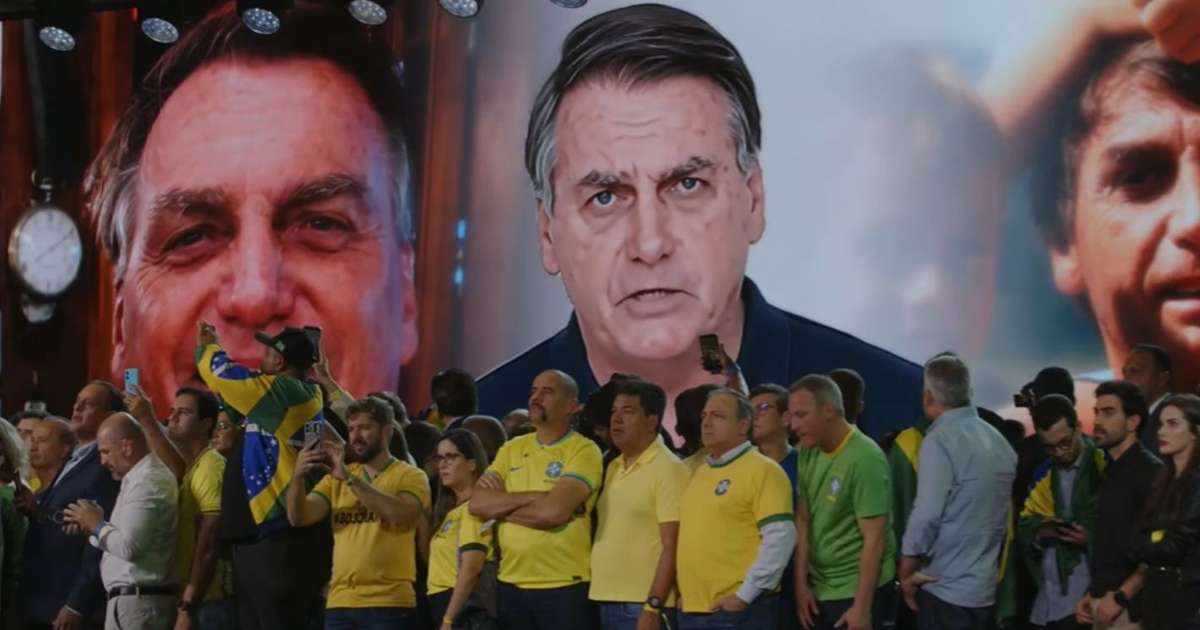 Campanha de Flávio repete estratégia do PT com Lula preso em 2018 para ter Bolsonaro na eleição de 2026