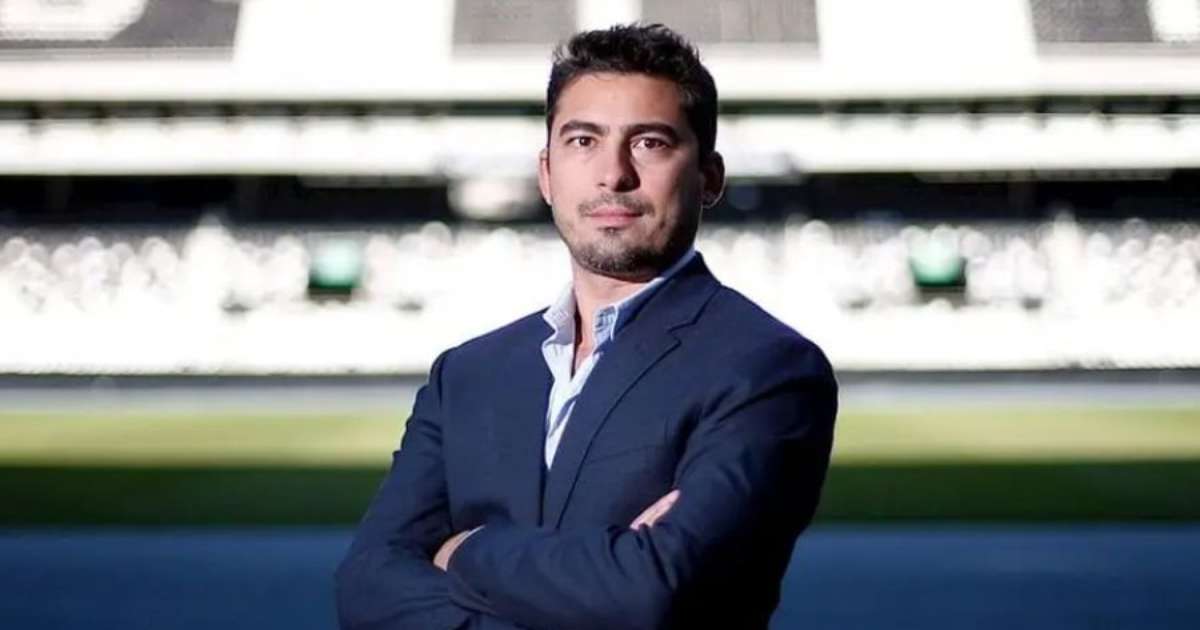 Botafogo resiste a vender direitos de Almada ao Flamengo