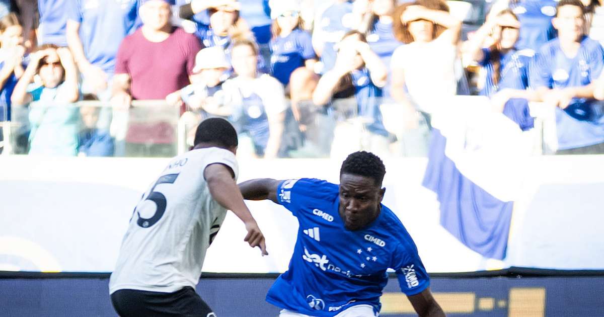 Sinisterra deixa o campo em lágrimas e gera apreensão no Cruzeiro após nova lesão muscular