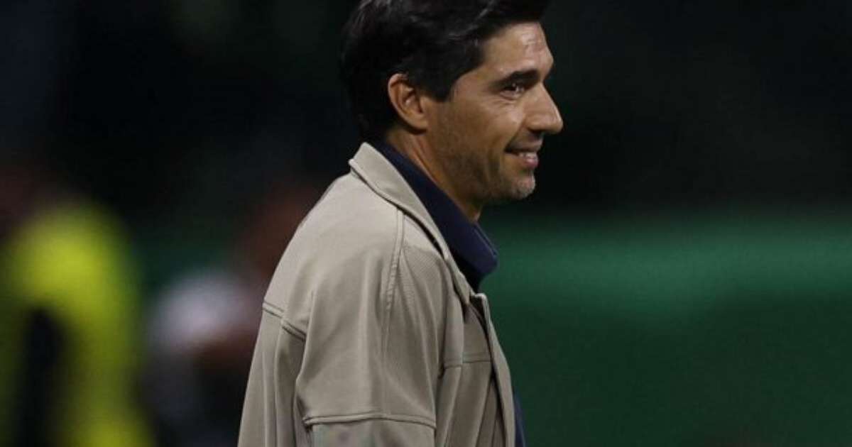 Abel elogia progresso do Palmeiras, mesmo após queda diante do Atlético